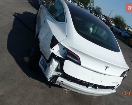 Белый Тесла Модель 3, объемом двигателя 0 л и пробегом 74 тыс. км за 15600 $, фото 7 на Automoto.ua