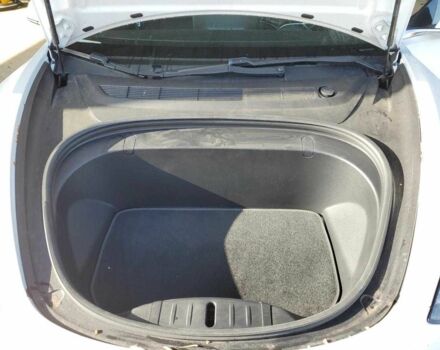 Белый Тесла Модель 3, объемом двигателя 0 л и пробегом 35 тыс. км за 5700 $, фото 10 на Automoto.ua