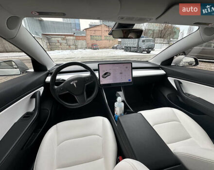 Белый Тесла Модель 3, объемом двигателя 0 л и пробегом 108 тыс. км за 17500 $, фото 26 на Automoto.ua