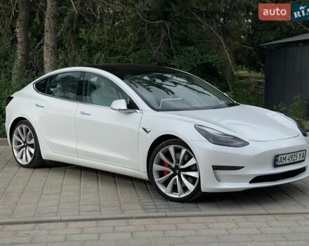 Білий Тесла Модель 3, об'ємом двигуна 0 л та пробігом 115 тис. км за 17450 $, фото 3 на Automoto.ua