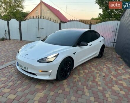 Білий Тесла Модель 3, об'ємом двигуна 0 л та пробігом 104 тис. км за 18450 $, фото 3 на Automoto.ua