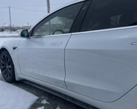 Белый Тесла Модель 3, объемом двигателя 0 л и пробегом 105 тыс. км за 18500 $, фото 7 на Automoto.ua