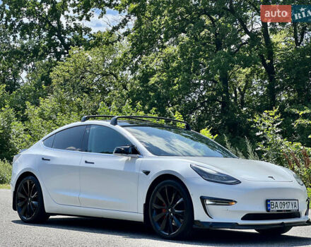 Тесла Модель 3 2018 у Александрие на Automoto.ua Білий Тесла Модель 3, об'ємом двигуна 0 л та пробігом 160 тис. км за 18600 $, фото 7 на Automoto.ua