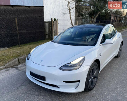 Белый Тесла Модель 3, объемом двигателя 0 л и пробегом 81 тыс. км за 15500 $, фото 4 на Automoto.ua