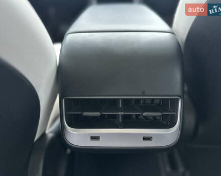 Білий Тесла Модель 3, об'ємом двигуна 0 л та пробігом 118 тис. км за 14999 $, фото 90 на Automoto.ua