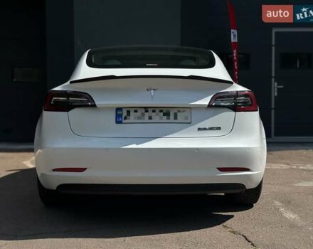 Белый Тесла Модель 3, объемом двигателя 0 л и пробегом 141 тыс. км за 18999 $, фото 8 на Automoto.ua