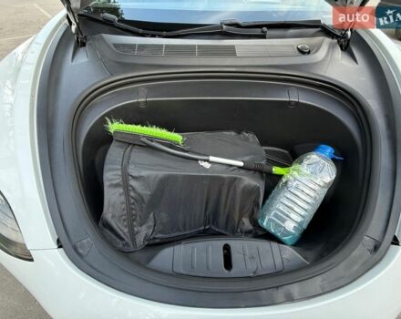 Белый Тесла Модель 3, объемом двигателя 0 л и пробегом 186 тыс. км за 13900 $, фото 44 на Automoto.ua