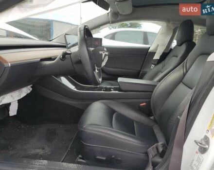 Тесла Модель 3 2018 в Львове на Automoto.ua Белый Тесла Модель 3, объемом двигателя 0 л и пробегом 51 тыс. км за 3000 $, фото 6 на Automoto.ua