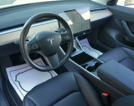 Тесла Модель 3 2018 в Киеве на Automoto.ua Белый Тесла Модель 3, объемом двигателя 0 л и пробегом 43 тыс. км за 7500 $, фото 6 на Automoto.ua