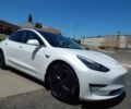Білий Тесла Модель 3, об'ємом двигуна 0 л та пробігом 43 тис. км за 6000 $, фото 1 на Automoto.ua