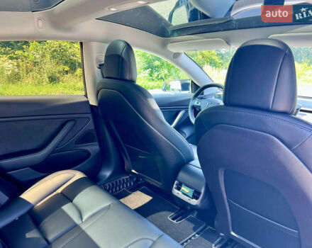Тесла Модель 3 2018 у Александрие на Automoto.ua Білий Тесла Модель 3, об'ємом двигуна 0 л та пробігом 160 тис. км за 18600 $, фото 15 на Automoto.ua