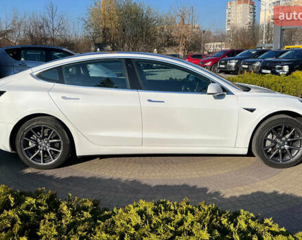 Білий Тесла Модель 3, об'ємом двигуна 0 л та пробігом 120 тис. км за 16800 $, фото 7 на Automoto.ua