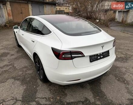 Белый Тесла Модель 3, объемом двигателя 0 л и пробегом 93 тыс. км за 15800 $, фото 18 на Automoto.ua