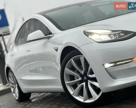 Білий Тесла Модель 3, об'ємом двигуна 0 л та пробігом 118 тис. км за 14999 $, фото 50 на Automoto.ua