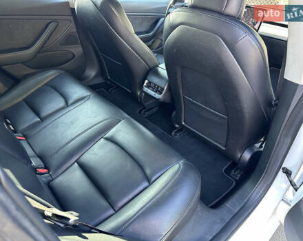 Білий Тесла Модель 3, об'ємом двигуна 0 л та пробігом 94 тис. км за 16800 $, фото 17 на Automoto.ua