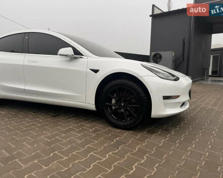 Белый Тесла Модель 3, объемом двигателя 0 л и пробегом 147 тыс. км за 17000 $, фото 12 на Automoto.ua