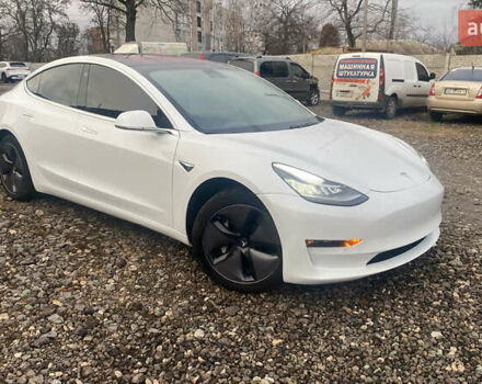 Белый Тесла Модель 3, объемом двигателя 0 л и пробегом 100 тыс. км за 15200 $, фото 5 на Automoto.ua