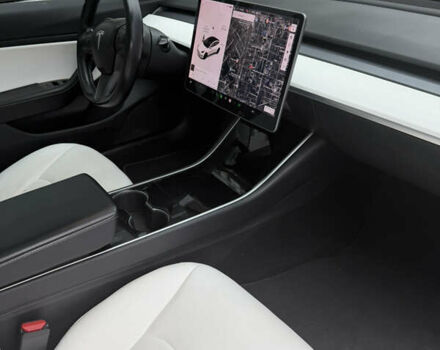 Білий Тесла Модель 3, об'ємом двигуна 0 л та пробігом 144 тис. км за 15500 $, фото 18 на Automoto.ua