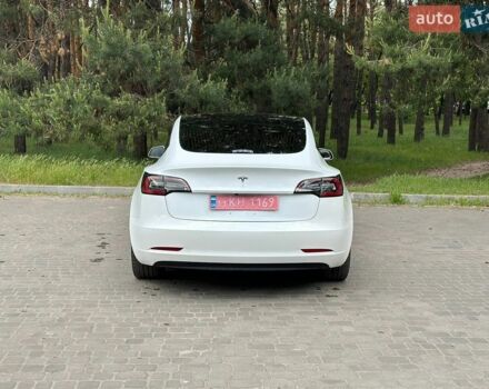 Білий Тесла Модель 3, об'ємом двигуна 0 л та пробігом 106 тис. км за 18000 $, фото 3 на Automoto.ua