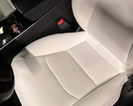 Білий Тесла Модель 3, об'ємом двигуна 0 л та пробігом 73 тис. км за 18000 $, фото 14 на Automoto.ua