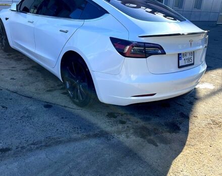 Белый Тесла Модель 3, объемом двигателя 0 л и пробегом 165 тыс. км за 17000 $, фото 3 на Automoto.ua