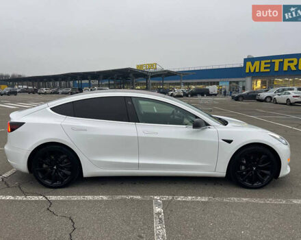 Белый Тесла Модель 3, объемом двигателя 0 л и пробегом 196 тыс. км за 15500 $, фото 5 на Automoto.ua