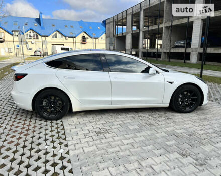 Білий Тесла Модель 3, об'ємом двигуна 0 л та пробігом 130 тис. км за 23000 $, фото 7 на Automoto.ua