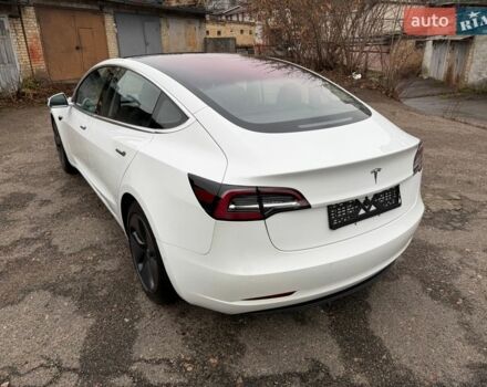 Белый Тесла Модель 3, объемом двигателя 0 л и пробегом 93 тыс. км за 15800 $, фото 16 на Automoto.ua