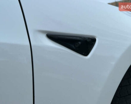 Білий Тесла Модель 3, об'ємом двигуна 0 л та пробігом 116 тис. км за 16999 $, фото 19 на Automoto.ua