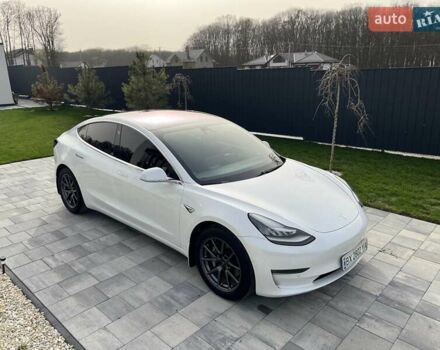 Белый Тесла Модель 3, объемом двигателя 0 л и пробегом 132 тыс. км за 20100 $, фото 14 на Automoto.ua