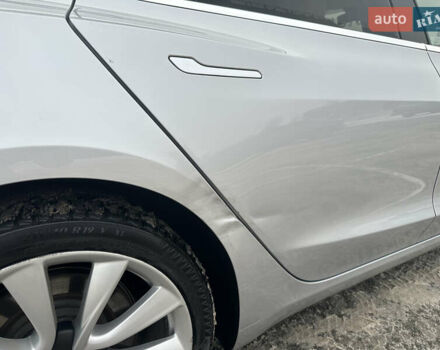 Белый Тесла Модель 3, объемом двигателя 0 л и пробегом 108 тыс. км за 17500 $, фото 13 на Automoto.ua