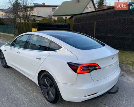 Белый Тесла Модель 3, объемом двигателя 0 л и пробегом 81 тыс. км за 15500 $, фото 7 на Automoto.ua