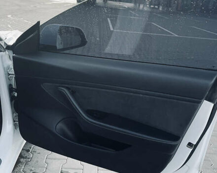 Білий Тесла Модель 3, об'ємом двигуна 0 л та пробігом 172 тис. км за 16500 $, фото 10 на Automoto.ua