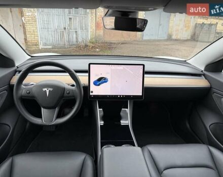 Білий Тесла Модель 3, об'ємом двигуна 0 л та пробігом 93 тис. км за 15800 $, фото 23 на Automoto.ua