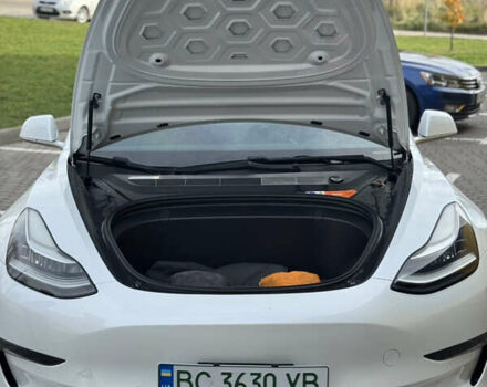 Білий Тесла Модель 3, об'ємом двигуна 0 л та пробігом 170 тис. км за 15500 $, фото 14 на Automoto.ua