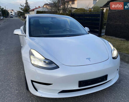 Белый Тесла Модель 3, объемом двигателя 0 л и пробегом 81 тыс. км за 15500 $, фото 14 на Automoto.ua