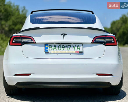 Тесла Модель 3 2018 у Александрие на Automoto.ua Білий Тесла Модель 3, об'ємом двигуна 0 л та пробігом 160 тис. км за 18600 $, фото 5 на Automoto.ua