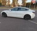 Белый Тесла Модель 3, объемом двигателя 0 л и пробегом 121 тыс. км за 18800 $, фото 4 на Automoto.ua