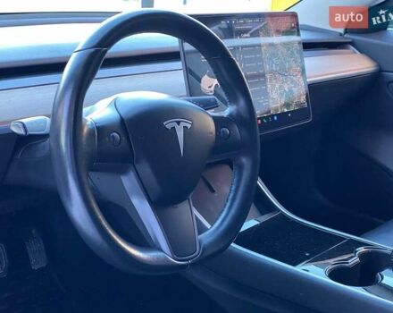 Білий Тесла Модель 3, об'ємом двигуна 0 л та пробігом 99 тис. км за 18200 $, фото 12 на Automoto.ua