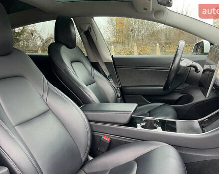 Білий Тесла Модель 3, об'ємом двигуна 0 л та пробігом 116 тис. км за 16999 $, фото 15 на Automoto.ua