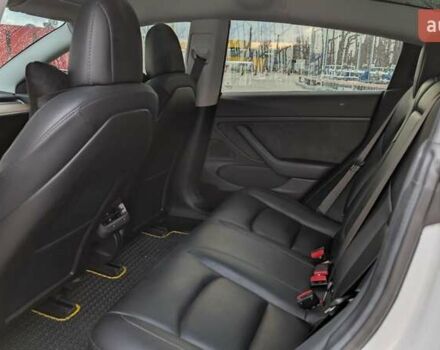 Білий Тесла Модель 3, об'ємом двигуна 0 л та пробігом 143 тис. км за 16700 $, фото 11 на Automoto.ua