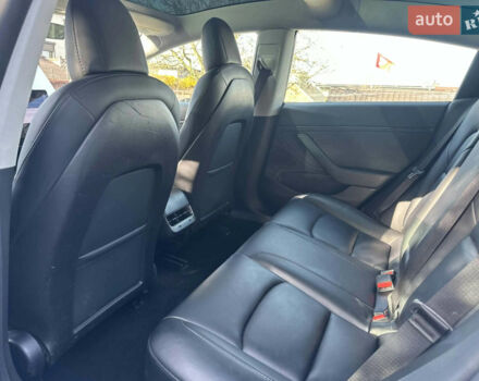 Белый Тесла Модель 3, объемом двигателя 0 л и пробегом 81 тыс. км за 15500 $, фото 10 на Automoto.ua