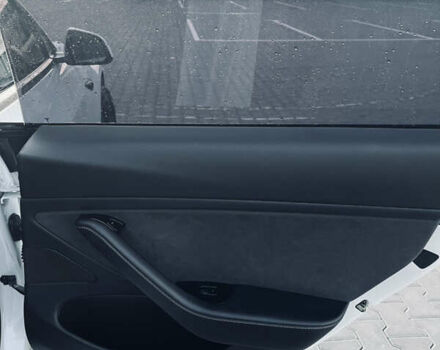 Білий Тесла Модель 3, об'ємом двигуна 0 л та пробігом 172 тис. км за 16500 $, фото 13 на Automoto.ua