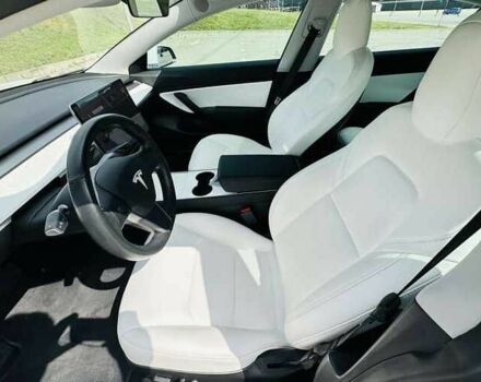 Белый Тесла Модель 3, объемом двигателя 0 л и пробегом 76 тыс. км за 12400 $, фото 7 на Automoto.ua