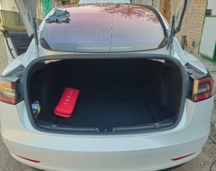 Білий Тесла Модель 3, об'ємом двигуна 0 л та пробігом 160 тис. км за 17000 $, фото 29 на Automoto.ua