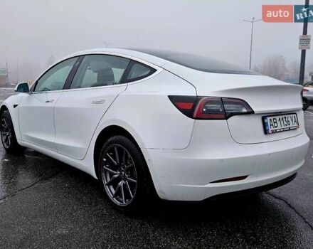 Белый Тесла Модель 3, объемом двигателя 0 л и пробегом 100 тыс. км за 14900 $, фото 3 на Automoto.ua