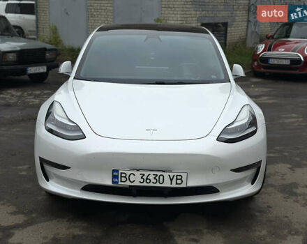 Тесла Модель 3 2018 у Львові на Automoto.ua Білий Тесла Модель 3, об'ємом двигуна 0 л та пробігом 173 тис. км за 15300 $, фото 1 на Automoto.ua