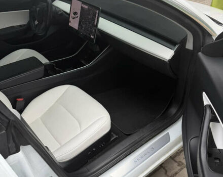 Білий Тесла Модель 3, об'ємом двигуна 0 л та пробігом 144 тис. км за 15500 $, фото 17 на Automoto.ua