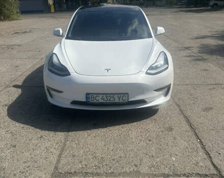 Белый Тесла Модель 3, объемом двигателя 0 л и пробегом 127 тыс. км за 17999 $, фото 1 на Automoto.ua