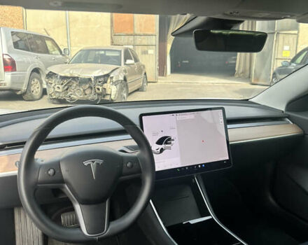 Белый Тесла Модель 3, объемом двигателя 0 л и пробегом 58 тыс. км за 18000 $, фото 14 на Automoto.ua